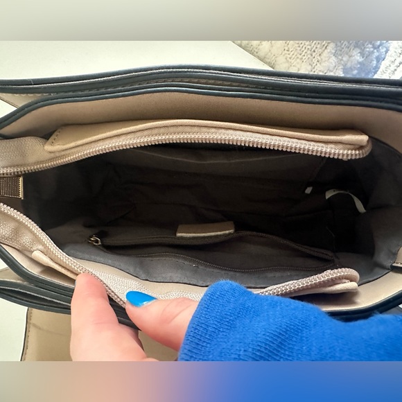 Beige/Light Brown Hand Bag - Picture 6 of 8